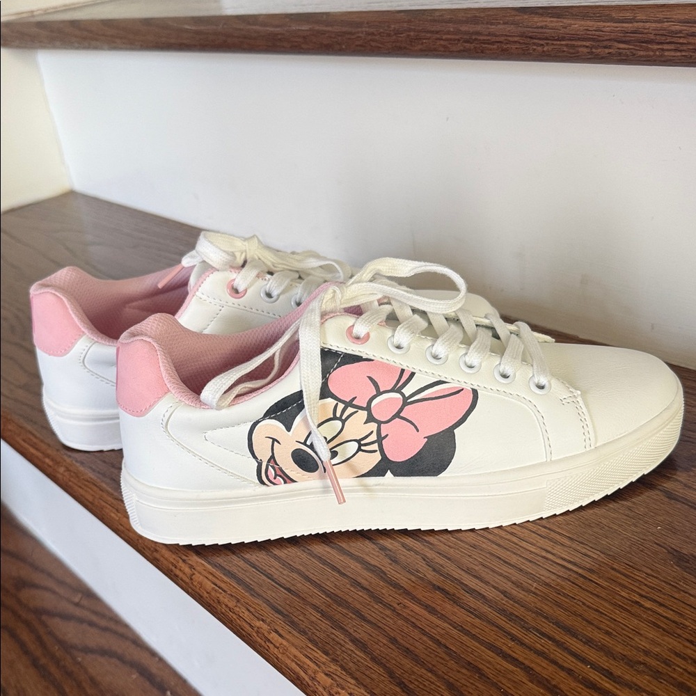 Disney Minnie Mouse White and Pink Sneakers - Picture 2 of 8